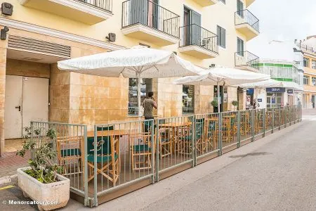 Restaurante Bar Loar en Ferreries, Menorca: local y terraza (7)